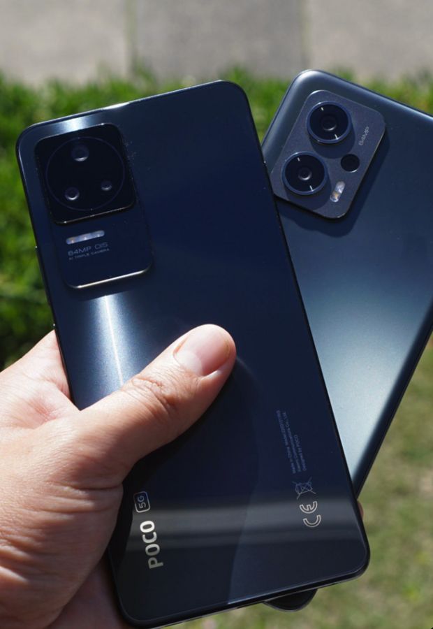Créateur tech présentant le smartphone POCO F4 GT en vidéo